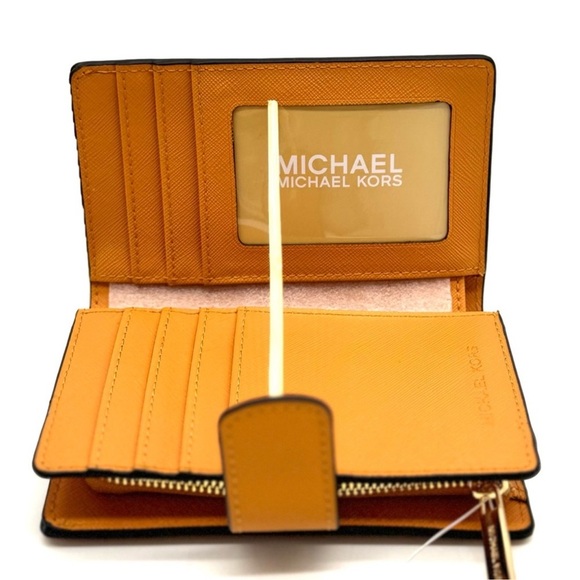 Michael Kors Medium Bifold Zip Chain Wallet Cider - Picture 8 of 9